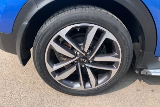 Vehicle Thumbnail 25