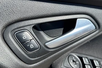 Vehicle Thumbnail 30