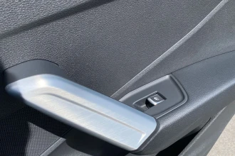 Vehicle Thumbnail 24