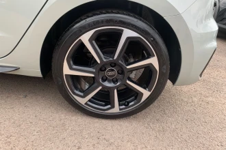 Vehicle Thumbnail 34