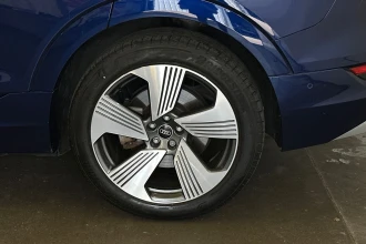 Vehicle Thumbnail 11