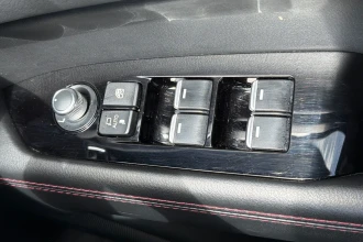 Vehicle Thumbnail 32