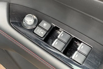Vehicle Thumbnail 32