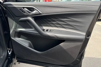 Vehicle Thumbnail 32
