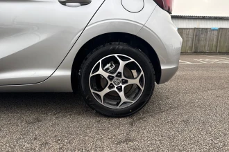 Vehicle Thumbnail 15