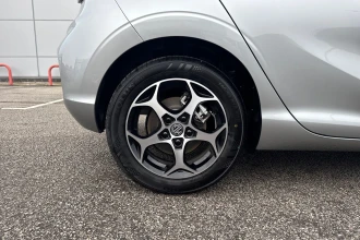 Vehicle Thumbnail 20