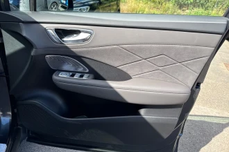 Vehicle Thumbnail 34