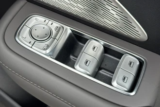 Vehicle Thumbnail 30