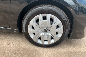Vehicle Thumbnail 11