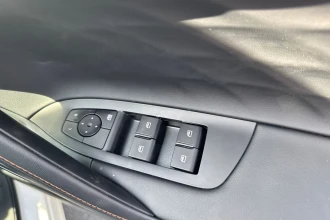 Vehicle Thumbnail 25