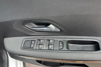 Vehicle Thumbnail 18