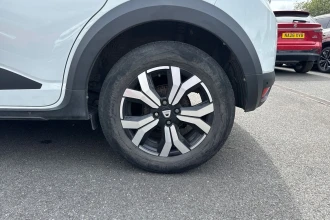 Vehicle Thumbnail 11