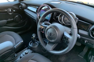 Vehicle Thumbnail 12