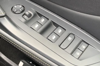 Vehicle Thumbnail 32