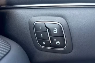Vehicle Thumbnail 26