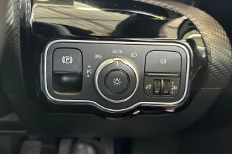 Vehicle Thumbnail 30