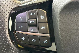 Vehicle Thumbnail 32