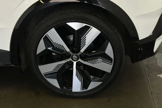 Vehicle Thumbnail 11
