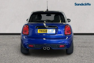 Vehicle Thumbnail 6
