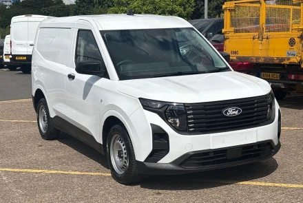 Ford Transit Courier Listing Image