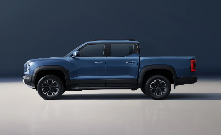 BYD Shark vs Toyota Hilux: Can China's New Pickup Beat the Classics?