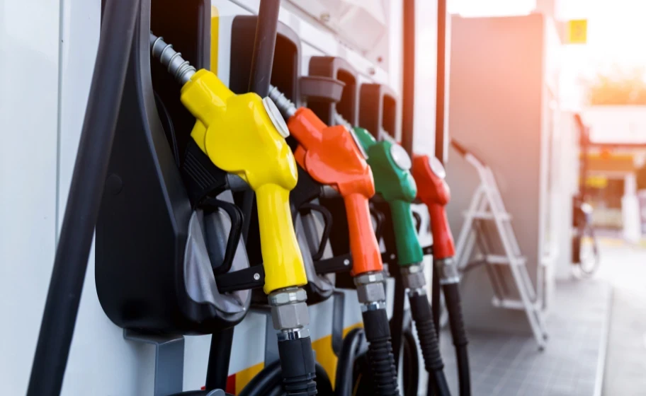 How to Drive More Economically: 10 Tips to Save Fuel