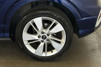 Vehicle Thumbnail 11