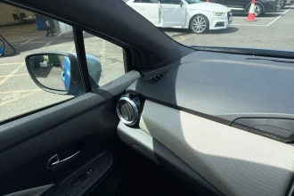 Vehicle Thumbnail 36
