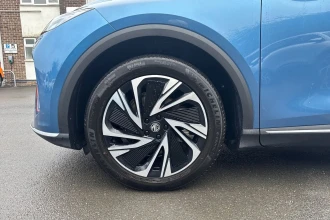 Vehicle Thumbnail 9