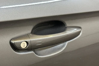 Vehicle Thumbnail 24
