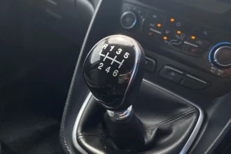 Vehicle Thumbnail 34