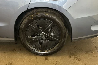 Vehicle Thumbnail 11