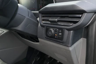Vehicle Thumbnail 32