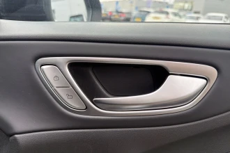 Vehicle Thumbnail 30