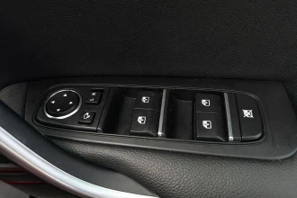 Vehicle Thumbnail 32