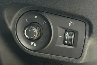 Vehicle Thumbnail 30