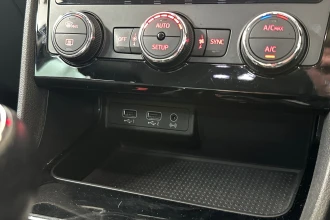 Vehicle Thumbnail 30