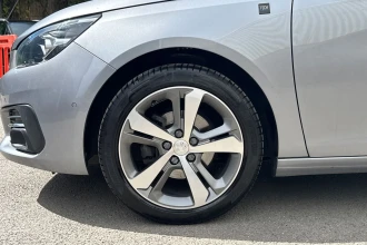 Vehicle Thumbnail 11