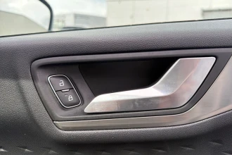 Vehicle Thumbnail 30