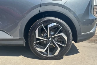 Vehicle Thumbnail 18