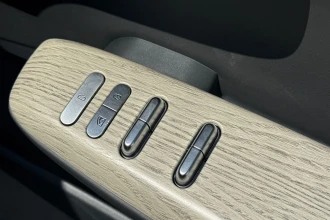 Vehicle Thumbnail 31