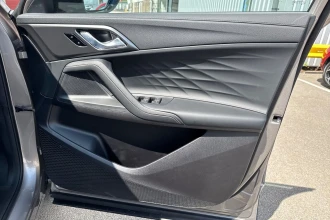 Vehicle Thumbnail 32