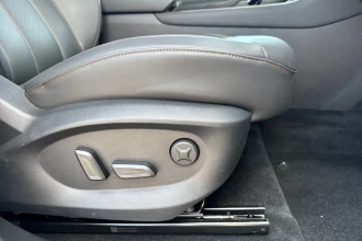 Vehicle Thumbnail 34