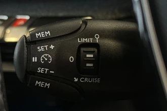 Vehicle Thumbnail 30