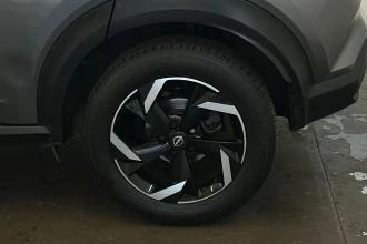 Vehicle Thumbnail 11