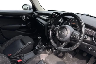 Vehicle Thumbnail 12