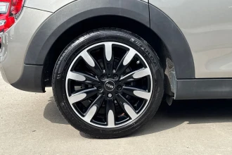 Vehicle Thumbnail 19