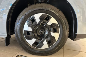 Vehicle Thumbnail 11