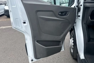 Vehicle Thumbnail 34