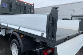 Vehicle Thumbnail 30